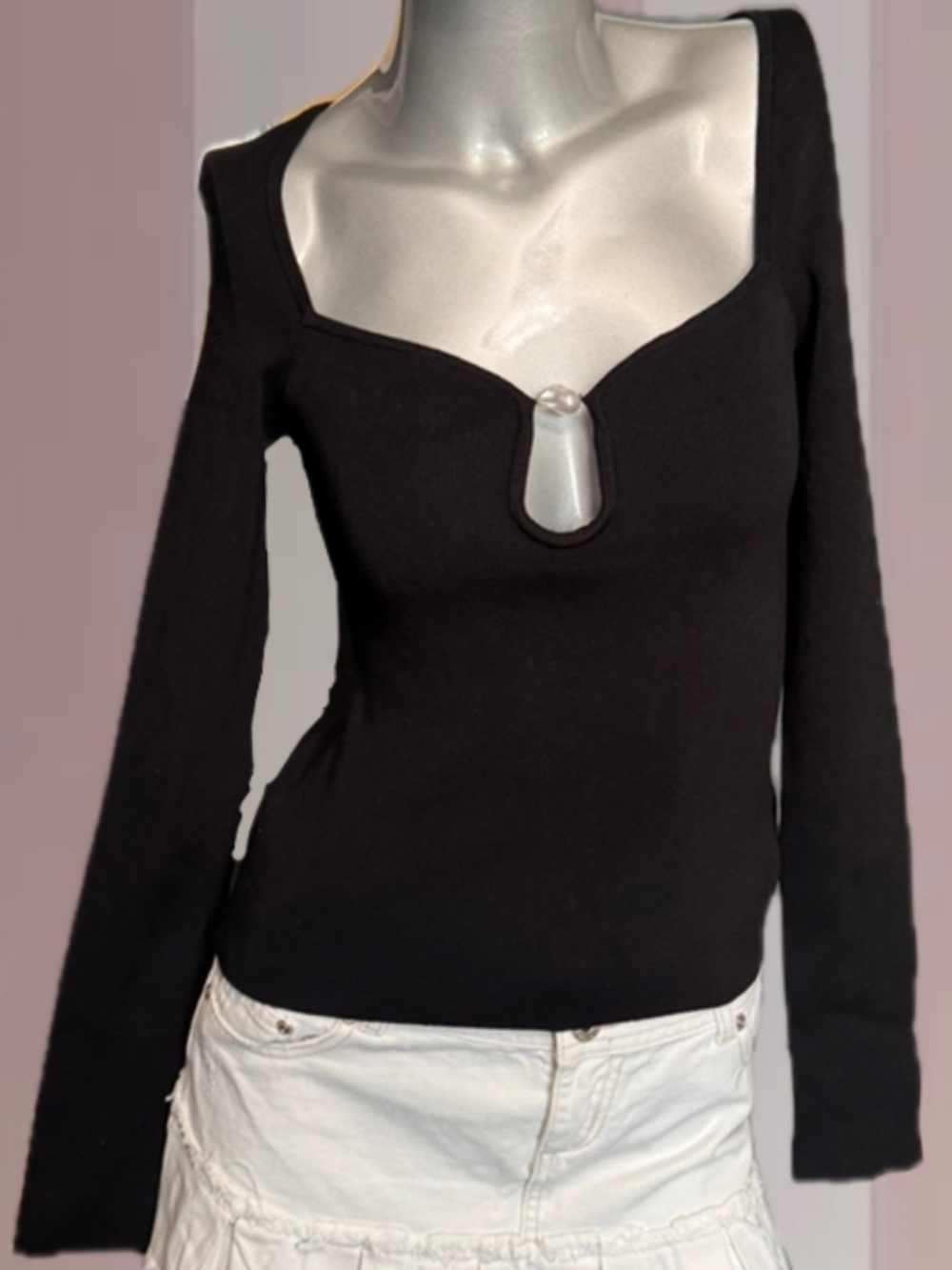 H&M NWT Black Long-Sleeve Scoop Neck Top with Keyhole Accent & Faux-Pearl